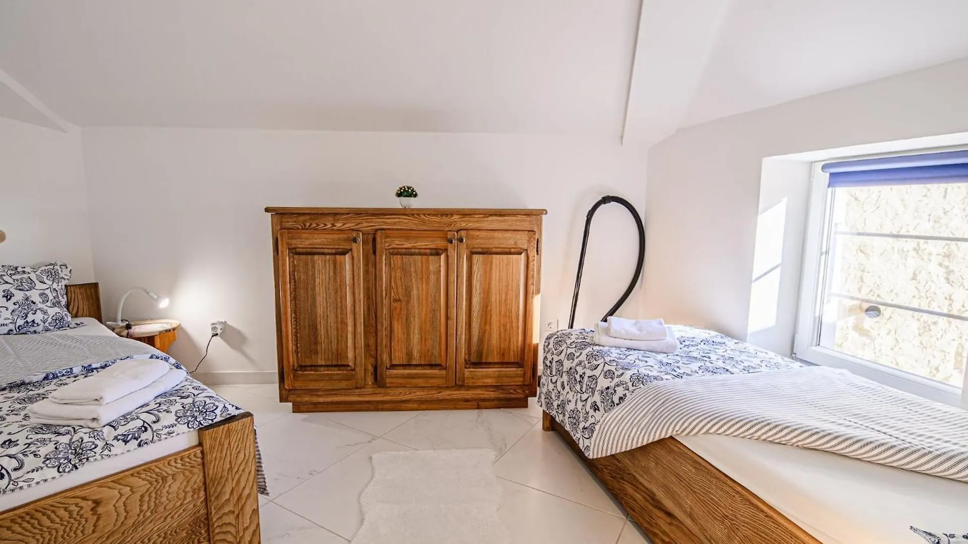 Sleek And Stylish Umag Apartments With Sea View - Two Bedroom Apartment With Terrace Chorvatsko