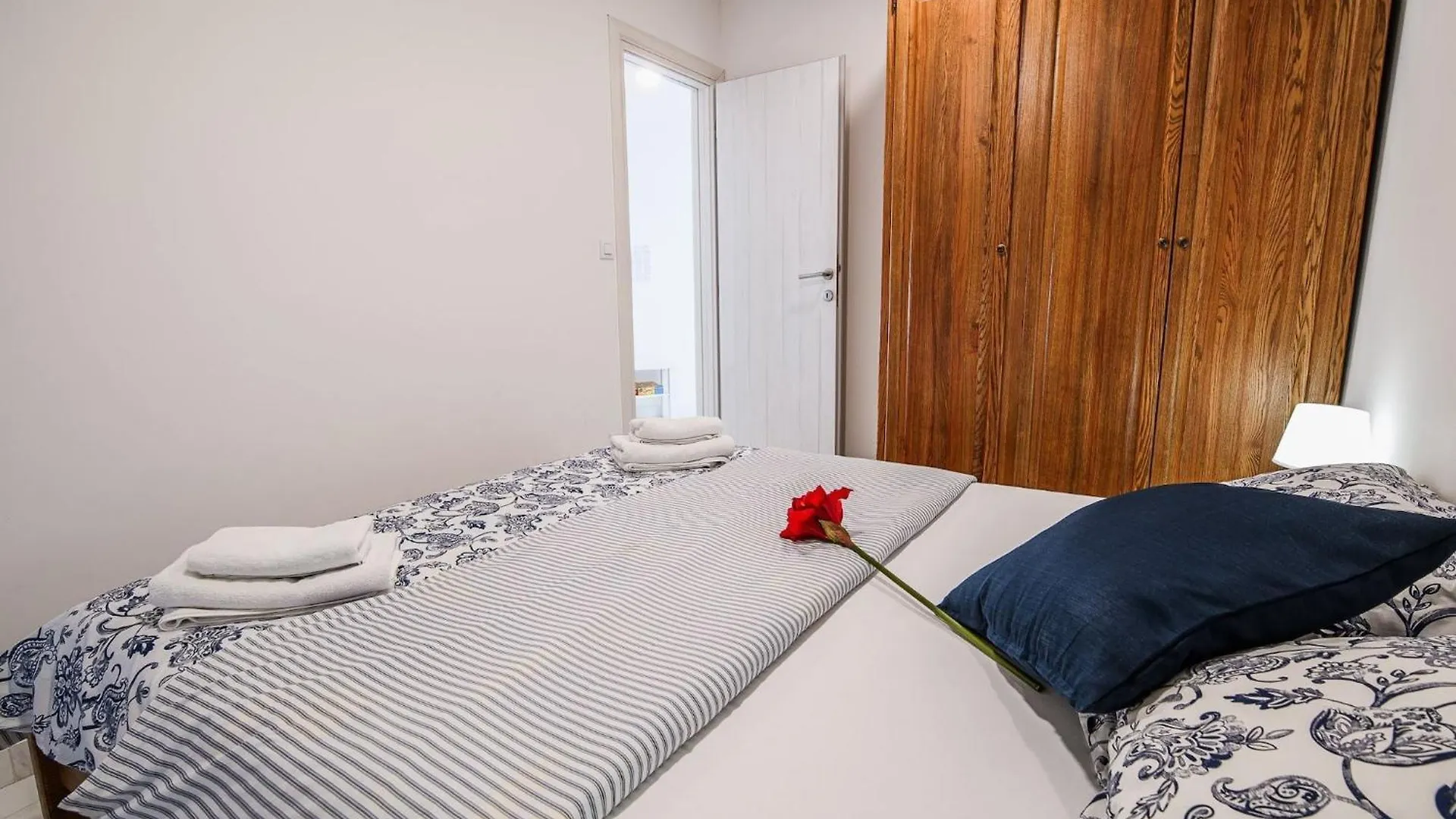 Sleek And Stylish Umag Apartments With Sea View - Two Bedroom Apartment With Terrace كرواتيا