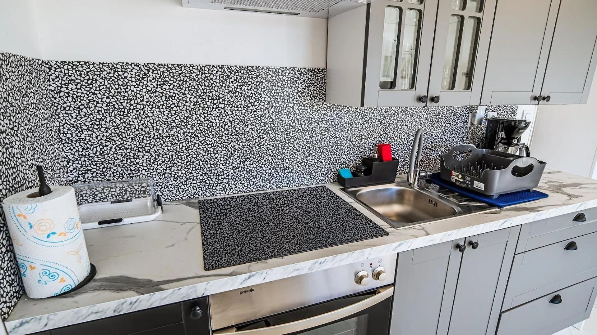 Sleek And Stylish Umag Apartments With Sea View - Two Bedroom Apartment With Terrace 0*,  كرواتيا